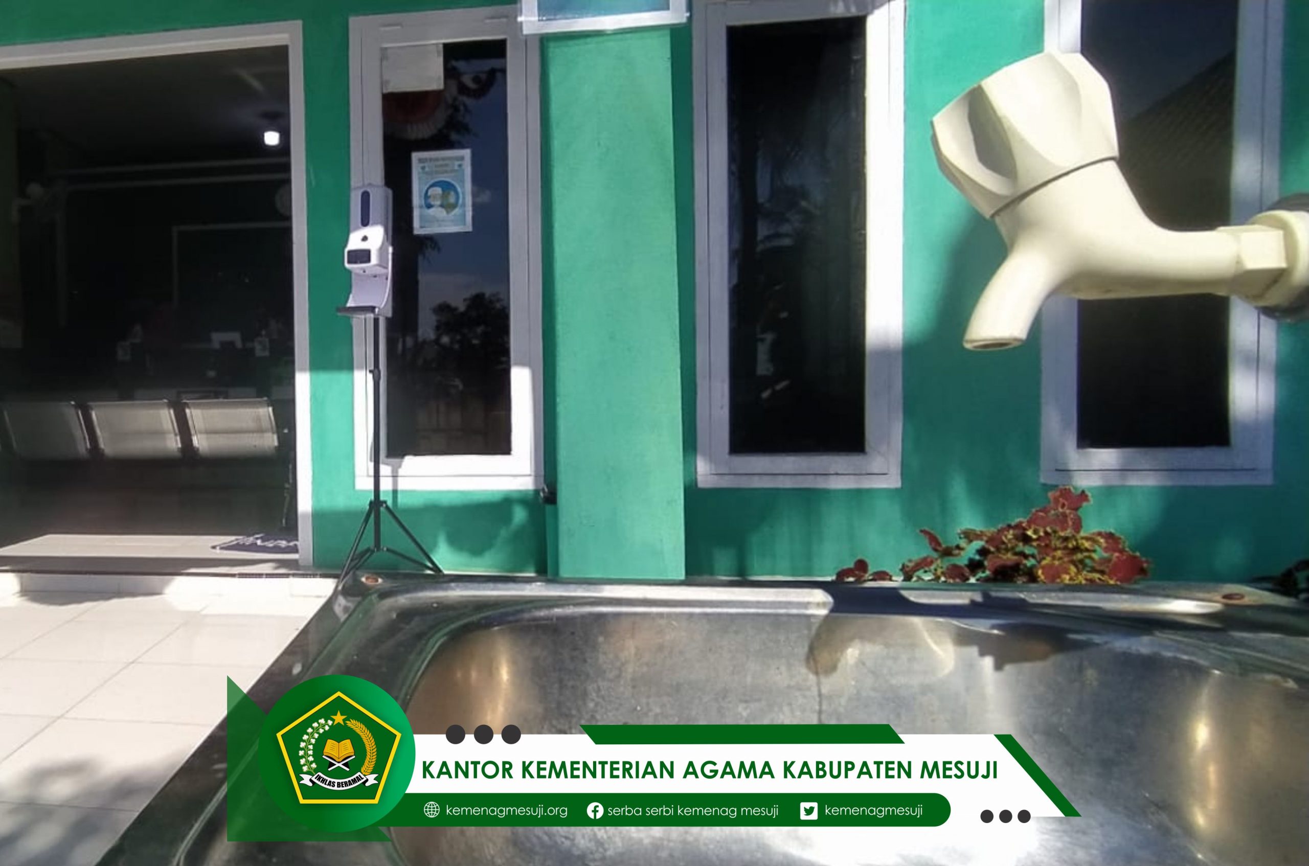 KANTOR KEMENTERIAN AGAMA KABUPATEN MESUJI PERBARUI PERALATAN PENUNJANG PROTOKOL KESEHATAN